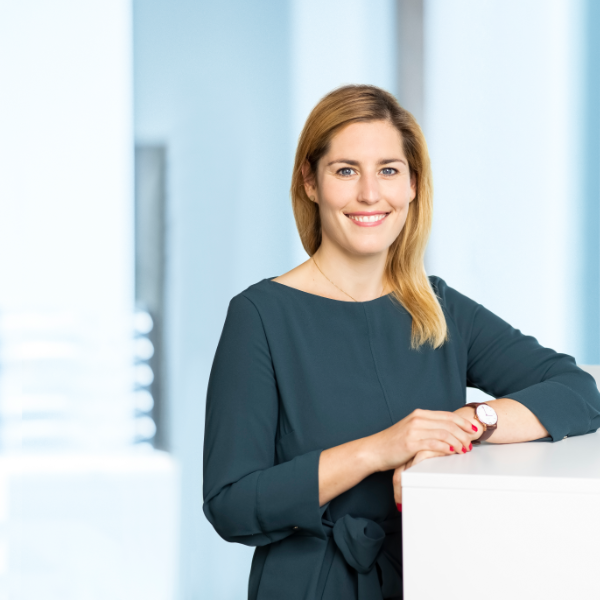 Ansprechpartnerin Julia Lugert.
