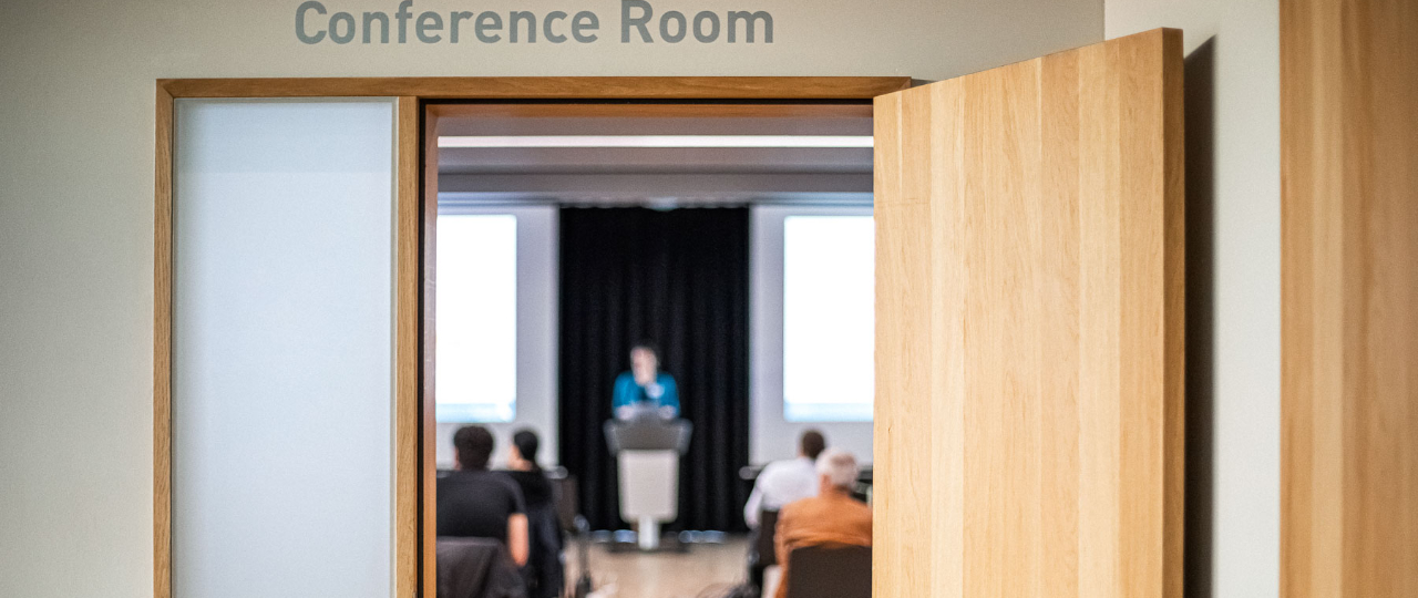 Blick in einen Konferenzraum